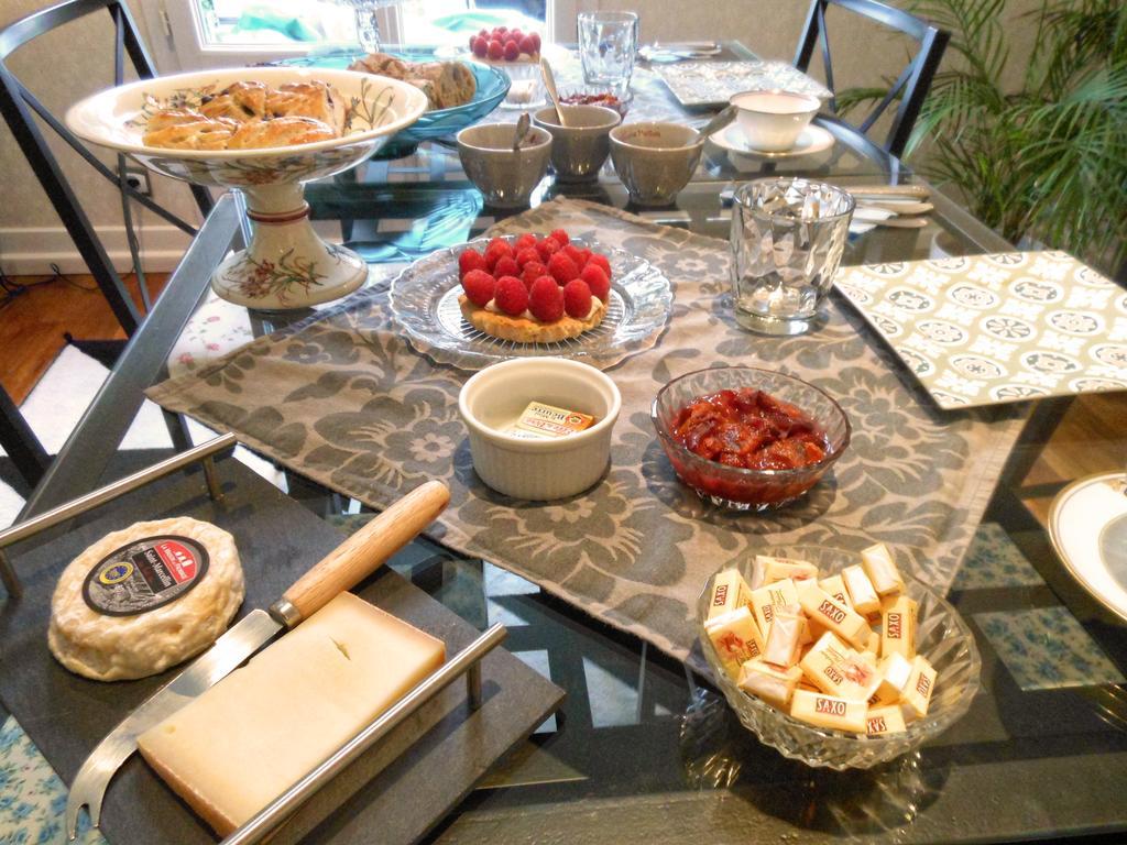 Villa Atmosphere Petit Dejeuner Compris Grenoble Eksteriør billede